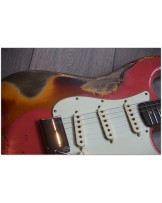 FENDER "Custom Shop Limited Edition 1960/63 Stratocaster Super Heavy Relic Super Faded Fiesta Red Over 3 Tone Sunburst"