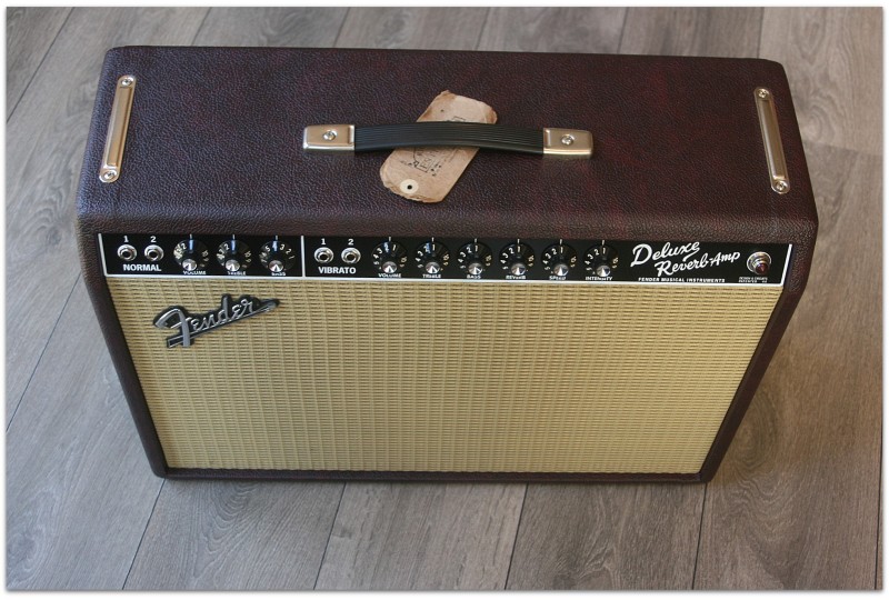 FENDER " '65 Deluxe Reverb 1 X 12, " 22-watt ,Wine Red"LIMITED