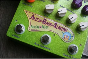 ANALOG ALIEN "Alien Bass Station"