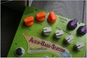 ANALOG ALIEN "Alien Bass Station"