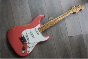 FENDER "Custom Shop Ltd Tomatillo Stratocaster Relic – Super Faded Aged Tahitian Coral"
