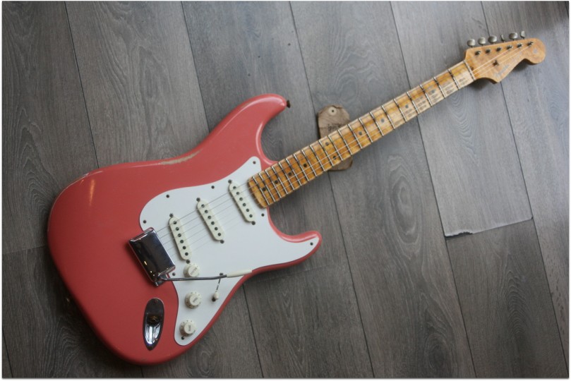 FENDER "Custom Shop Ltd Tomatillo Stratocaster Relic – Super Faded Aged Tahitian Coral"