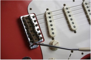 FENDER "Custom Shop Ltd Tomatillo Stratocaster Relic – Super Faded Aged Tahitian Coral"