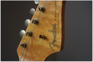 FENDER "Custom Shop Ltd Tomatillo Stratocaster Relic – Super Faded Aged Tahitian Coral"
