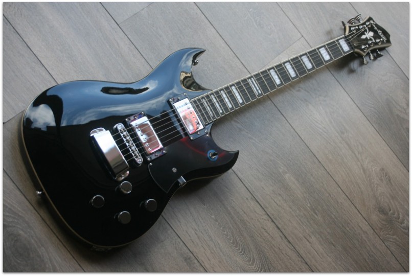 HAGSTROM "Pat Smear Signature"