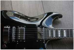 HAGSTROM "Pat Smear Signature"