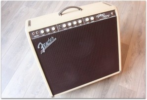 FENDER "Vibro-King 60-Watt 3x10 White"