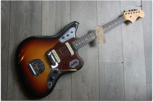 FENDER "Custom Shop 1963 Jaguar, Rosewood, Three Color Sunburst Journeyman Relic"
