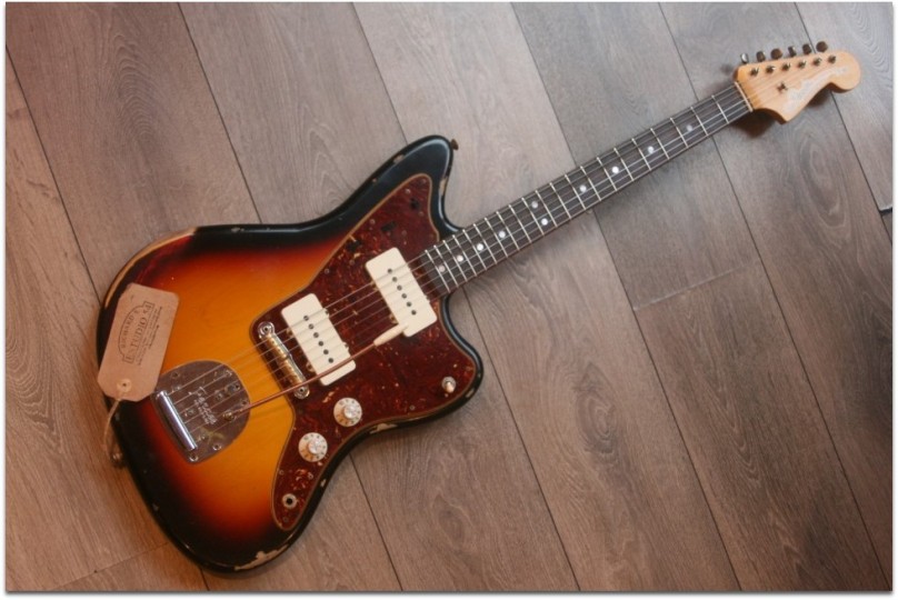 FENDER "Custom Shop 1965 Jazzmaster Relic, Laminated Rosewood ,3 Tone Sunburst"