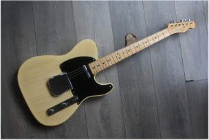 FENDER "Custom Shop Limited Edition '51 Telecaster Relic, Aged Nocaster Blonde" 3, 55 kilograms
