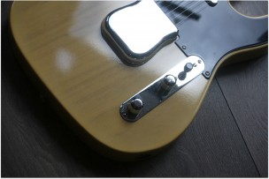 FENDER "Custom Shop Limited Edition '51 Telecaster Relic, Aged Nocaster Blonde" 3, 55 kilograms