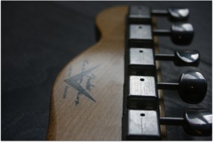 FENDER "Custom Shop Limited Edition '51 Telecaster Relic, Aged Nocaster Blonde" 3, 55 kilograms