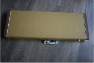 FENDER "Custom Shop Limited Edition '51 Telecaster Relic, Aged Nocaster Blonde" 3, 55 kilograms