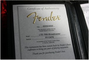 FENDER "Custom Shop Limited Edition '51 Telecaster Relic, Aged Nocaster Blonde" 3, 55 kilograms