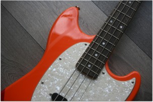 SQUIER "Classic Vibe Mustang Bass Competition" by Fender