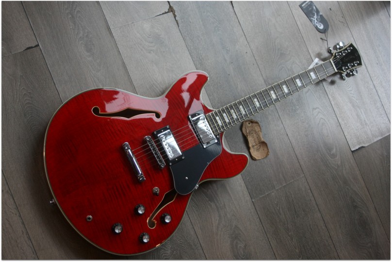 SIRE "Larry Carlton H7 Cherry"