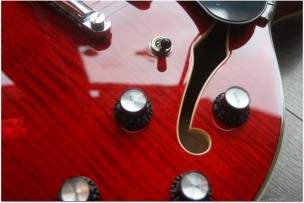 SIRE "Larry Carlton H7 Cherry"