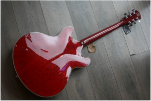 SIRE "Larry Carlton H7 Cherry"