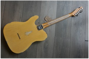 FENDER "Custom Shop Limited Edition '51 Telecaster Relic, Aged Nocaster Blonde" 3, 55 kilograms