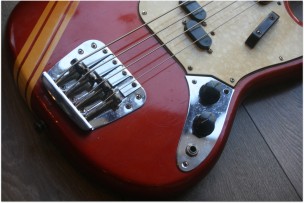 Fender "Mustang Bass 1969 Competition Red" HARDCASE