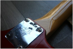 Fender "Mustang Bass 1969 Competition Red" HARDCASE