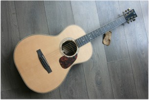 FURCH "Vintage 2 OOM- SR with Hiscox Hardcase"