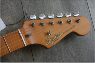SQUIER "40th Anniversary Stratocaster, Vintage Edition, Satin Wide 2-Color Sunburst"
