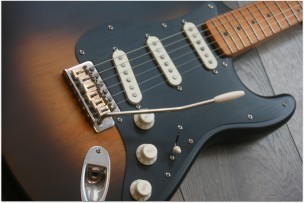 SQUIER "40th Anniversary Stratocaster, Vintage Edition, Satin Wide 2-Color Sunburst"