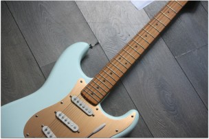 SQUIER "40th Anniversary Stratocaster, Vintage Edition, Satin Sonic Blue" by FENDER