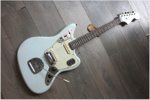 Fender "Custom Shop 1963 Jaguar Journeyman Relic - Super Faded Aged Sonic Blue"