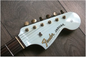 Fender "Custom Shop 1963 Jaguar Journeyman Relic - Super Faded Aged Sonic Blue"
