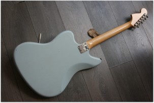Fender "Custom Shop 1963 Jaguar Journeyman Relic - Super Faded Aged Sonic Blue"
