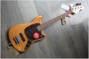FENDER "Mustang Bass PJ, Aged natural, Pau Ferro"