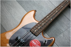FENDER "Mustang Bass PJ, Aged natural, Pau Ferro"