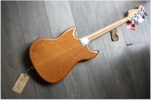 FENDER "Mustang Bass PJ, Aged natural, Pau Ferro"