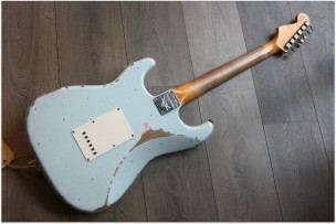 FENDER "Custom Shop '63 Stratocaster W21 Heavy Relic Faded Sonic Blue"