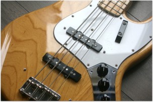 Fender "Jazz Bass Natural Japan Year: 1985 or 1986 (Made in Japan) Made by Fuji-gen,Japan"HARDCASE