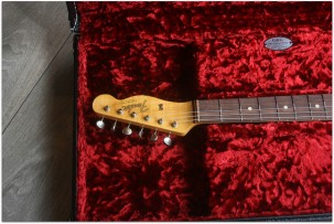 FENDER "Custom Shop 64 Télecaster Custom Heavy Relic Aged Blue Iced Metallic"