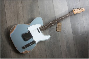 FENDER "Custom Shop 64 Télecaster Custom Heavy Relic Aged Blue Iced Metallic"
