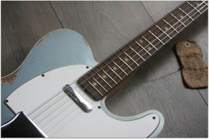 FENDER "Custom Shop 64 Télecaster Custom Heavy Relic Aged Blue Iced Metallic"