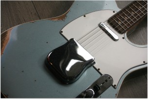 FENDER "Custom Shop 64 Télecaster Custom Heavy Relic Aged Blue Iced Metallic"