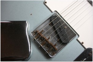 FENDER "Custom Shop 64 Télecaster Custom Heavy Relic Aged Blue Iced Metallic"