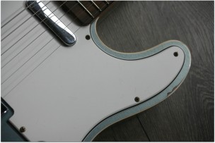 FENDER "Custom Shop 64 Télecaster Custom Heavy Relic Aged Blue Iced Metallic"