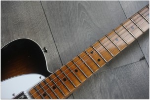 FENDER "Custom Shop Postmodern Telecaster Journeyman Relic, Closet Classic, HS Wide Fade Two Colour Sunburst"