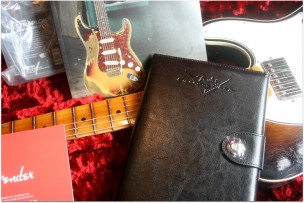 FENDER "Custom Shop Postmodern Telecaster Journeyman Relic, Closet Classic, HS Wide Fade Two Colour Sunburst"