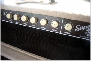 Fender "Super Sonic 22 Head + Supersonic 60w 2X12 Blonde"