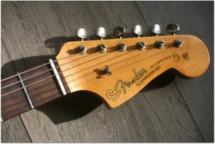 FENDER " Custom Shop '62 Jazzmaster Journeyman Relic, Super Faded Aged Fiesta Red, Round-Laminated Rosewood"