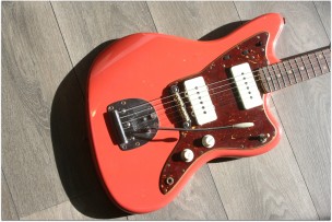 FENDER " Custom Shop '62 Jazzmaster Journeyman Relic, Super Faded Aged Fiesta Red, Round-Laminated Rosewood"