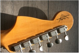 FENDER " Custom Shop '62 Jazzmaster Journeyman Relic, Super Faded Aged Fiesta Red, Round-Laminated Rosewood"
