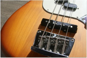 FENDER " Limited American Performer Mustang Bass Sienna Sunburst" GIGBAG